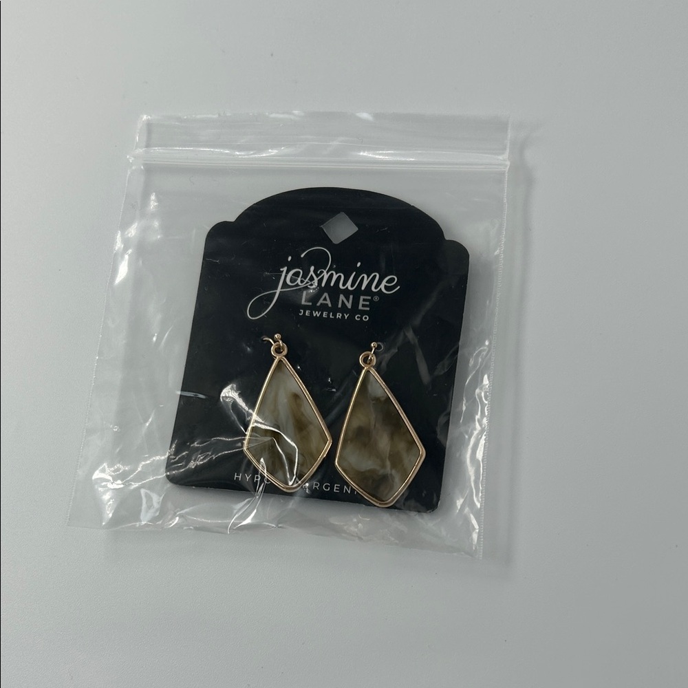Jasmine Gold and Tan Earrings